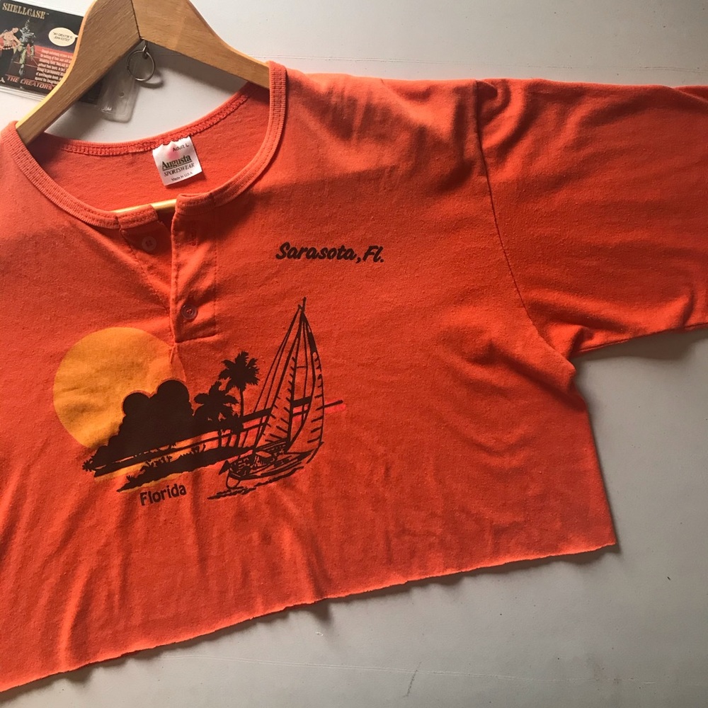 🛑 SOLD 🛑 Vintage Sarasota crop top